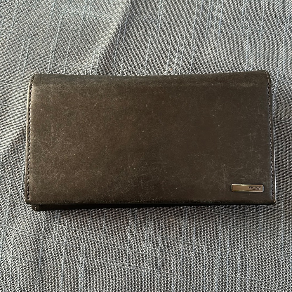 Tumi Black Leather Continental Travel Wallet
